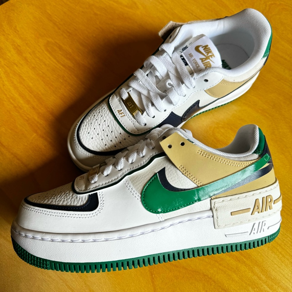 Size 6.5 Womens Nike Air Force 1 Shadow shoes NEW